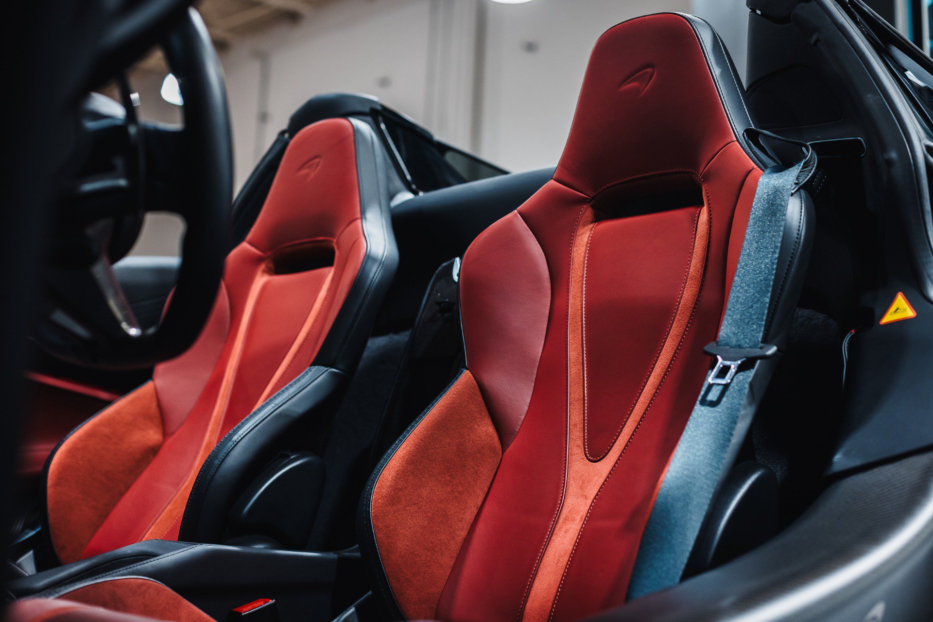 Used 2024 McLaren 750S Spider photo 2