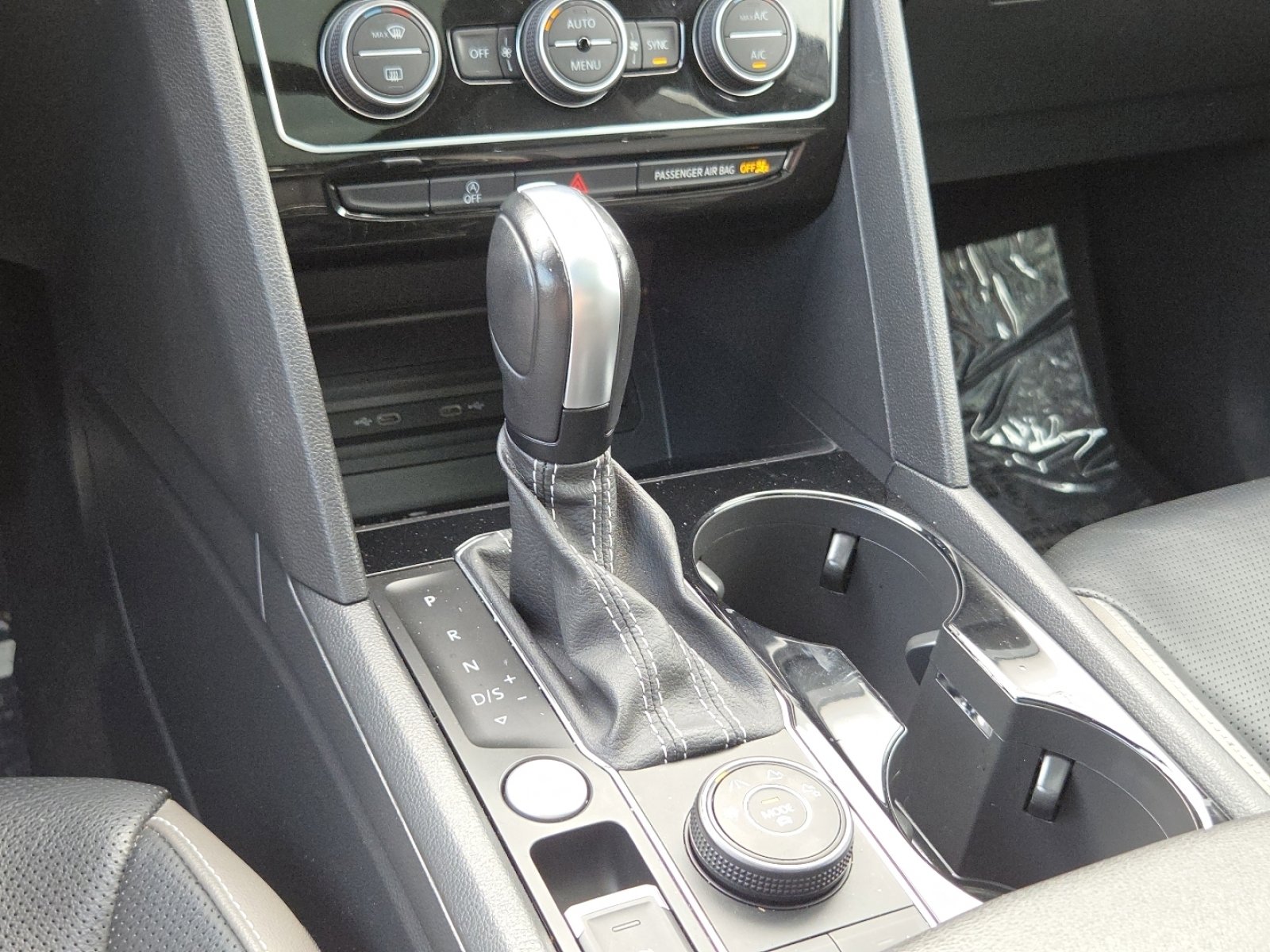 2022 Volkswagen Atlas Cross Sport SEL Premium R-Line