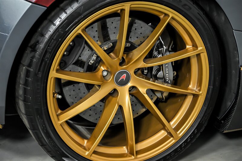 Used 2018 McLaren 720S photo 18