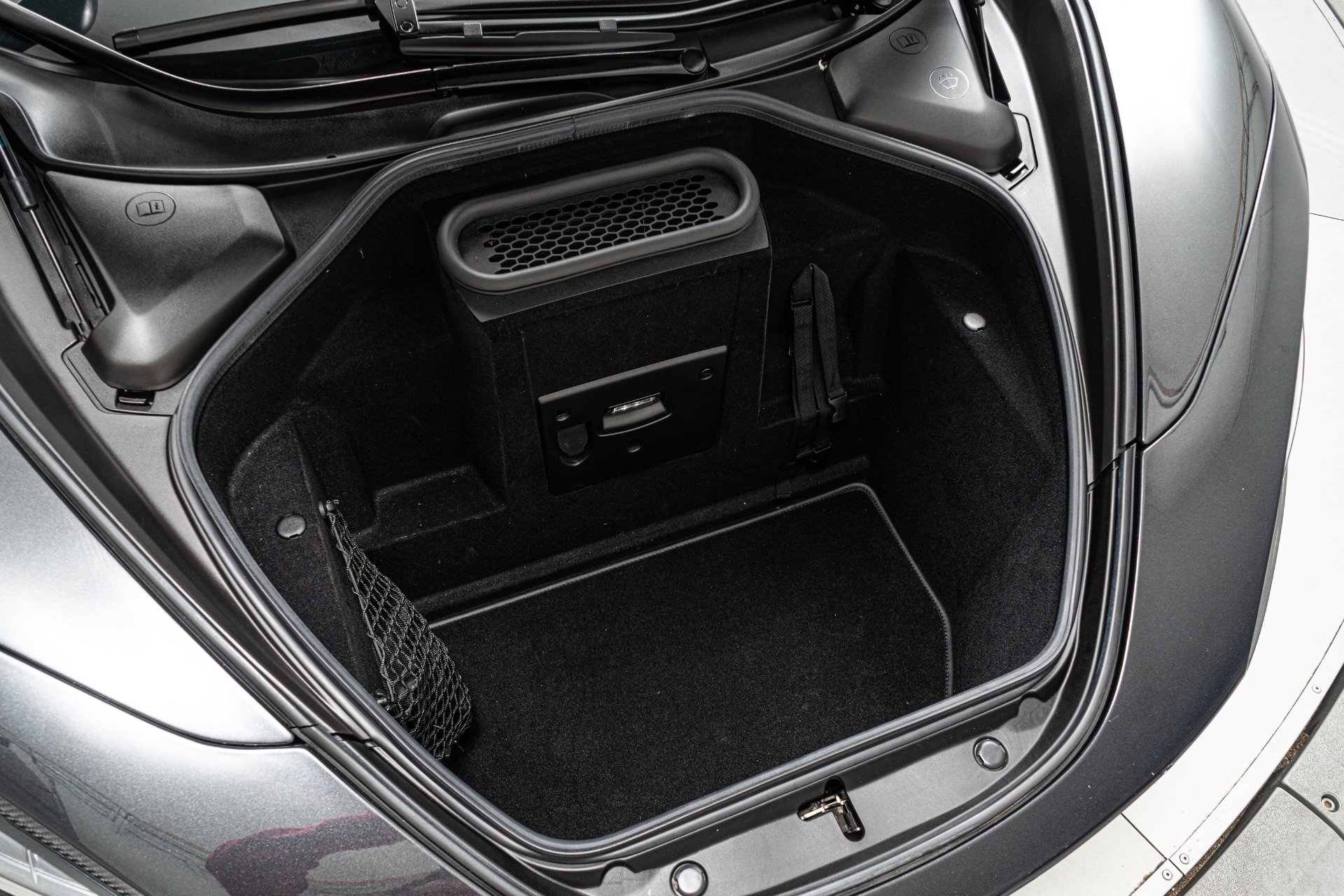 Used 2019 McLaren 720S Luxury photo 18