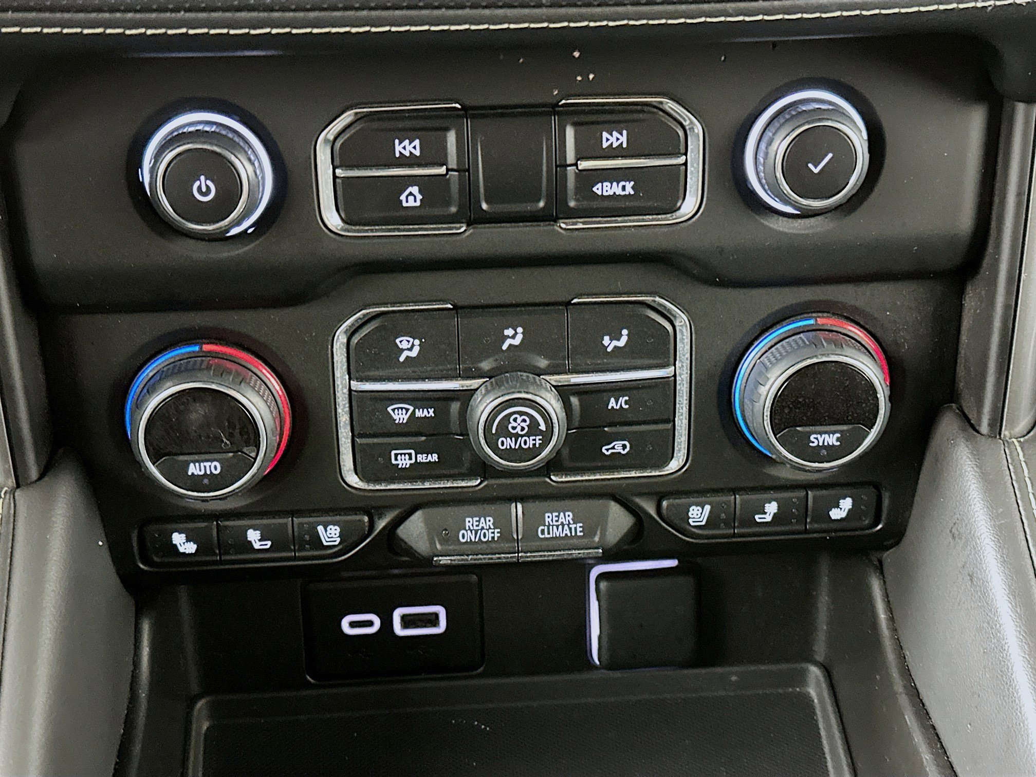 2024 Chevrolet Suburban Premier