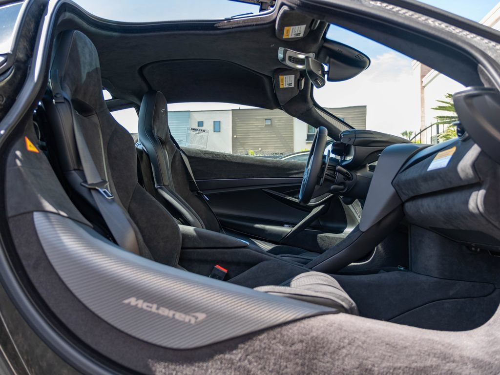New 2026 McLaren 750S photo 11