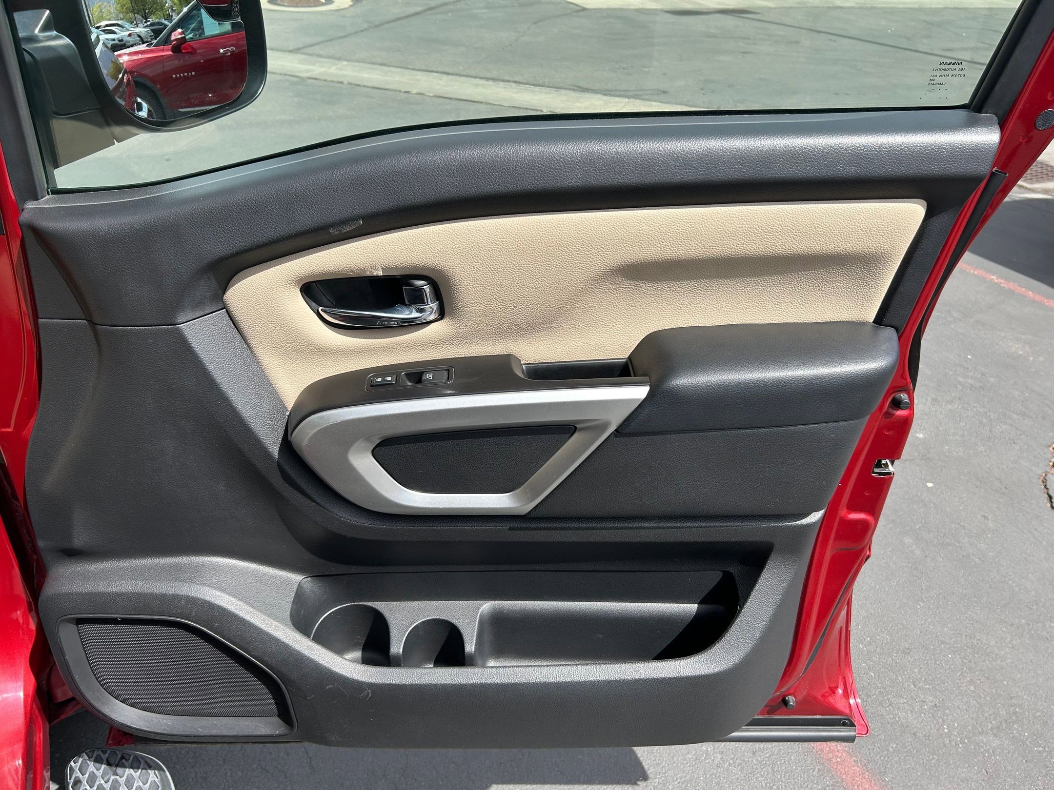 2017 Nissan Titan SV