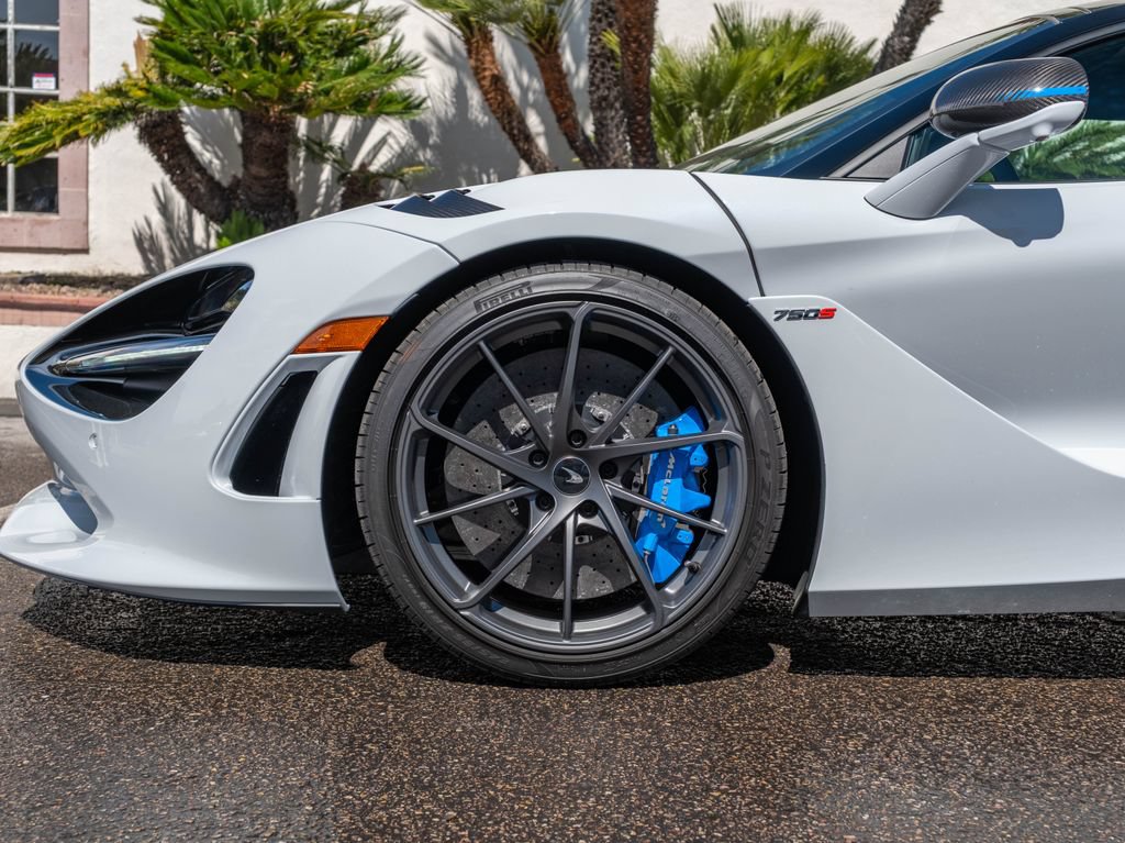 New 2026 McLaren 750S photo 7