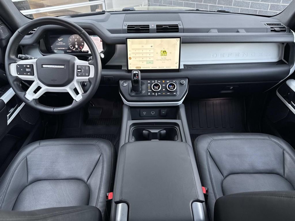 2024 Land Rover Defender 110 SE