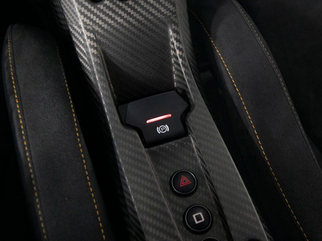 Used 2015 McLaren P1 photo 46