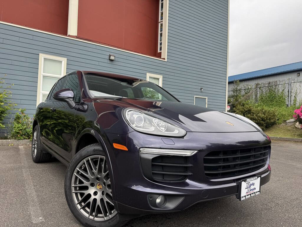 Used 2017 Porsche Cayenne Platinum Edition w/ Premium Package (PJV)