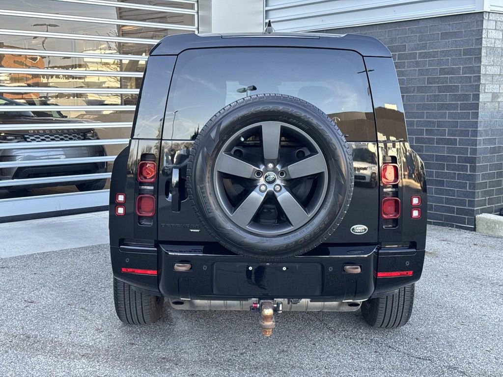 2023 Land Rover Defender 130 X-Dynamic SE