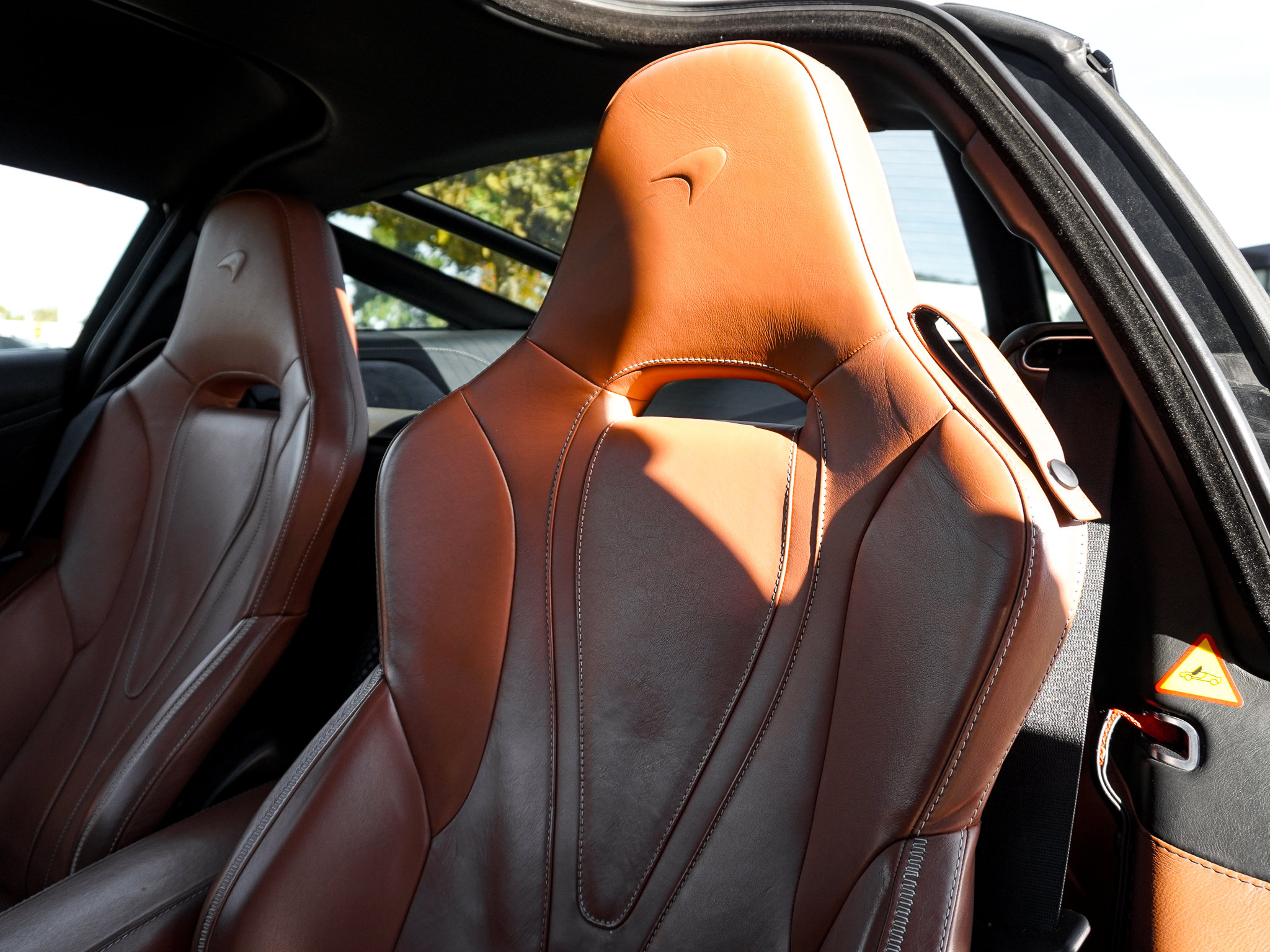 Used 2018 McLaren 720S Luxury photo 18