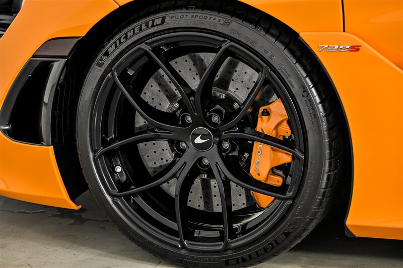 Used 2020 McLaren 720S Performance photo 14