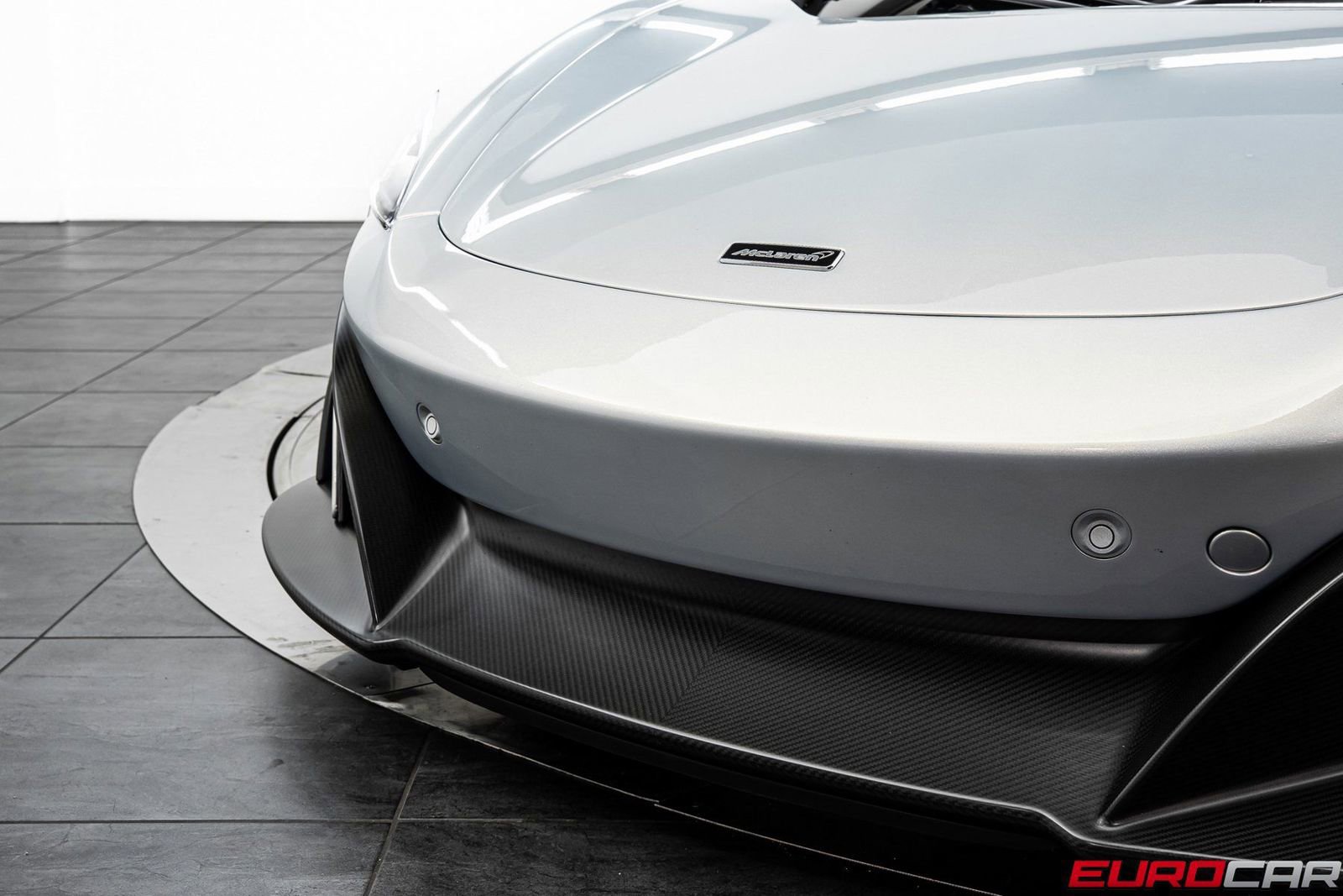 Used 2016 McLaren 675LT Spider photo 16