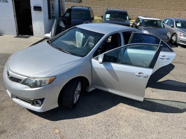 2014 Toyota Camry SE