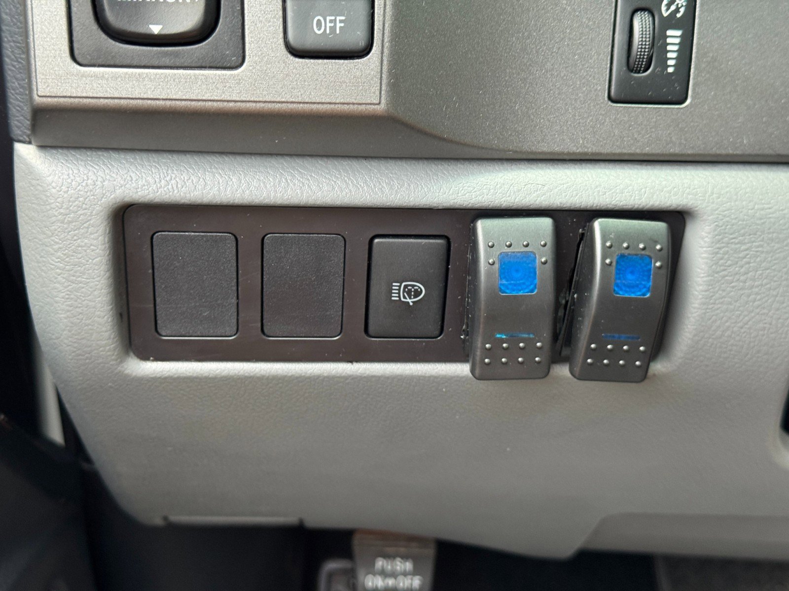 2016 Toyota Sequoia SR5