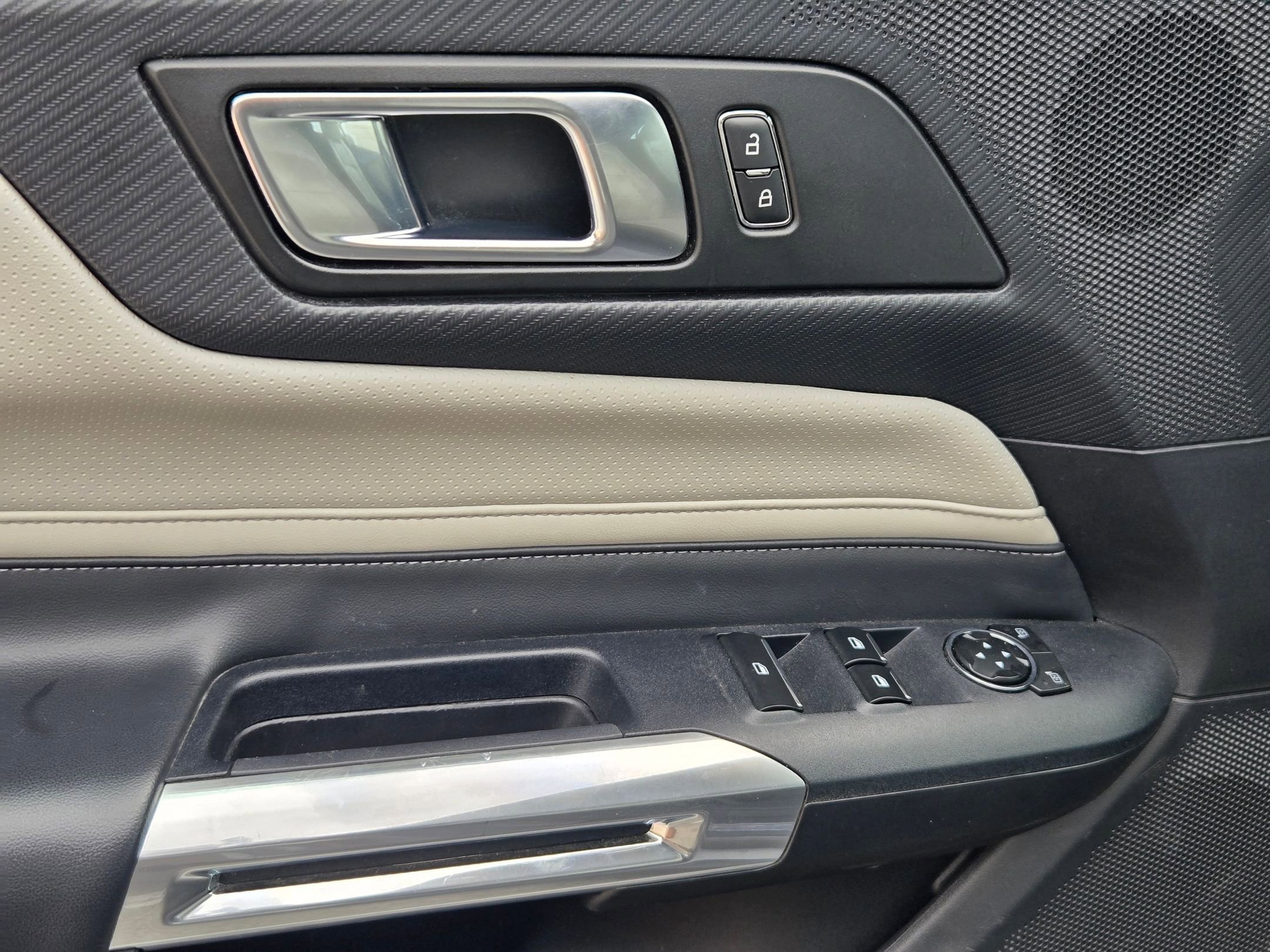 2024 Ford Mustang Premium