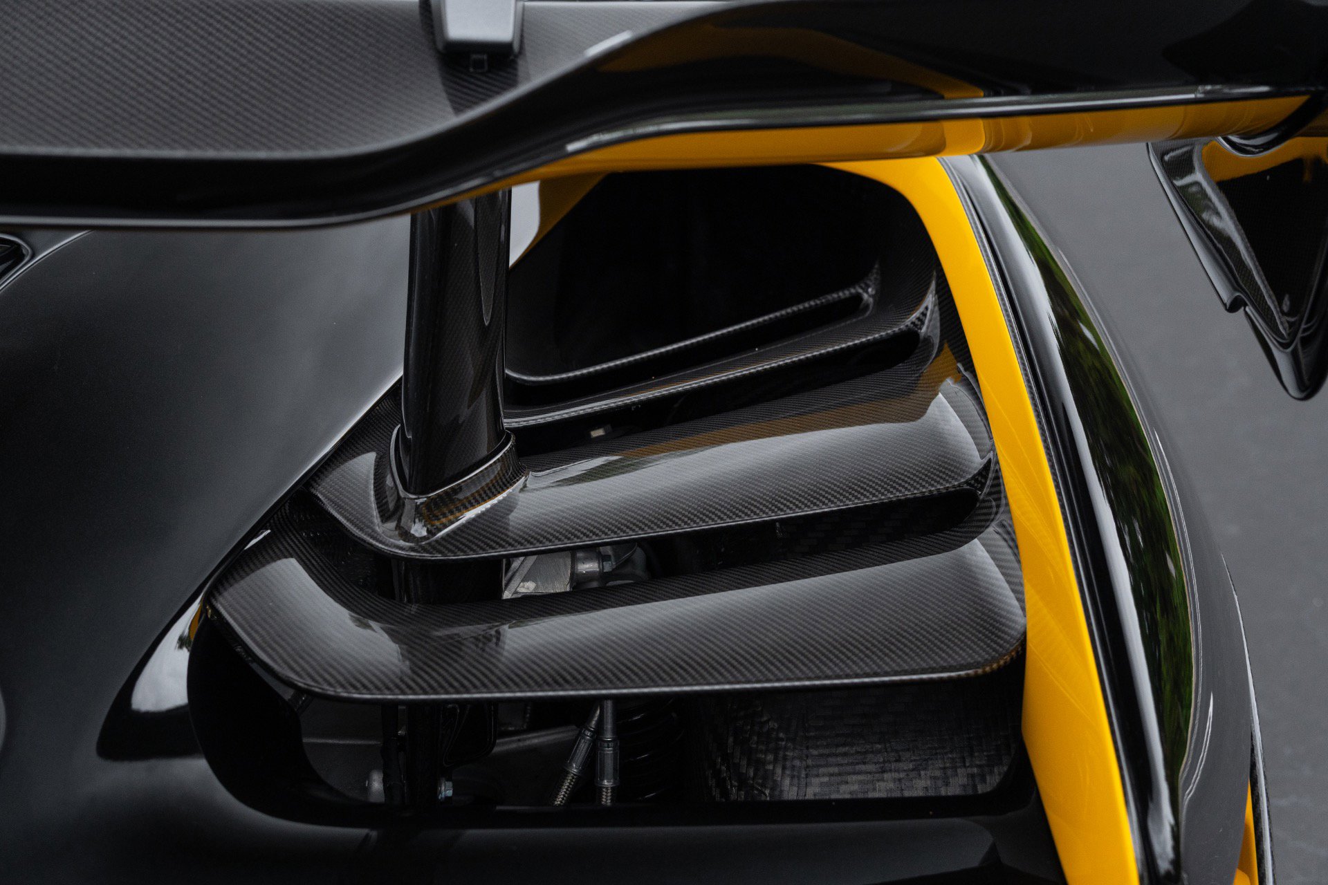 Used 2019 McLaren Senna photo 31