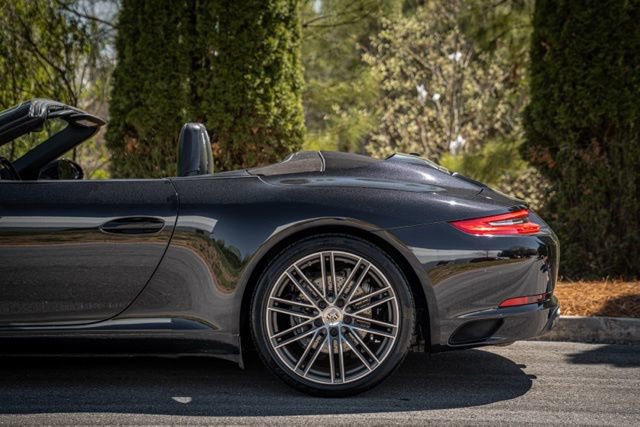 2019 Porsche 911 Carrera