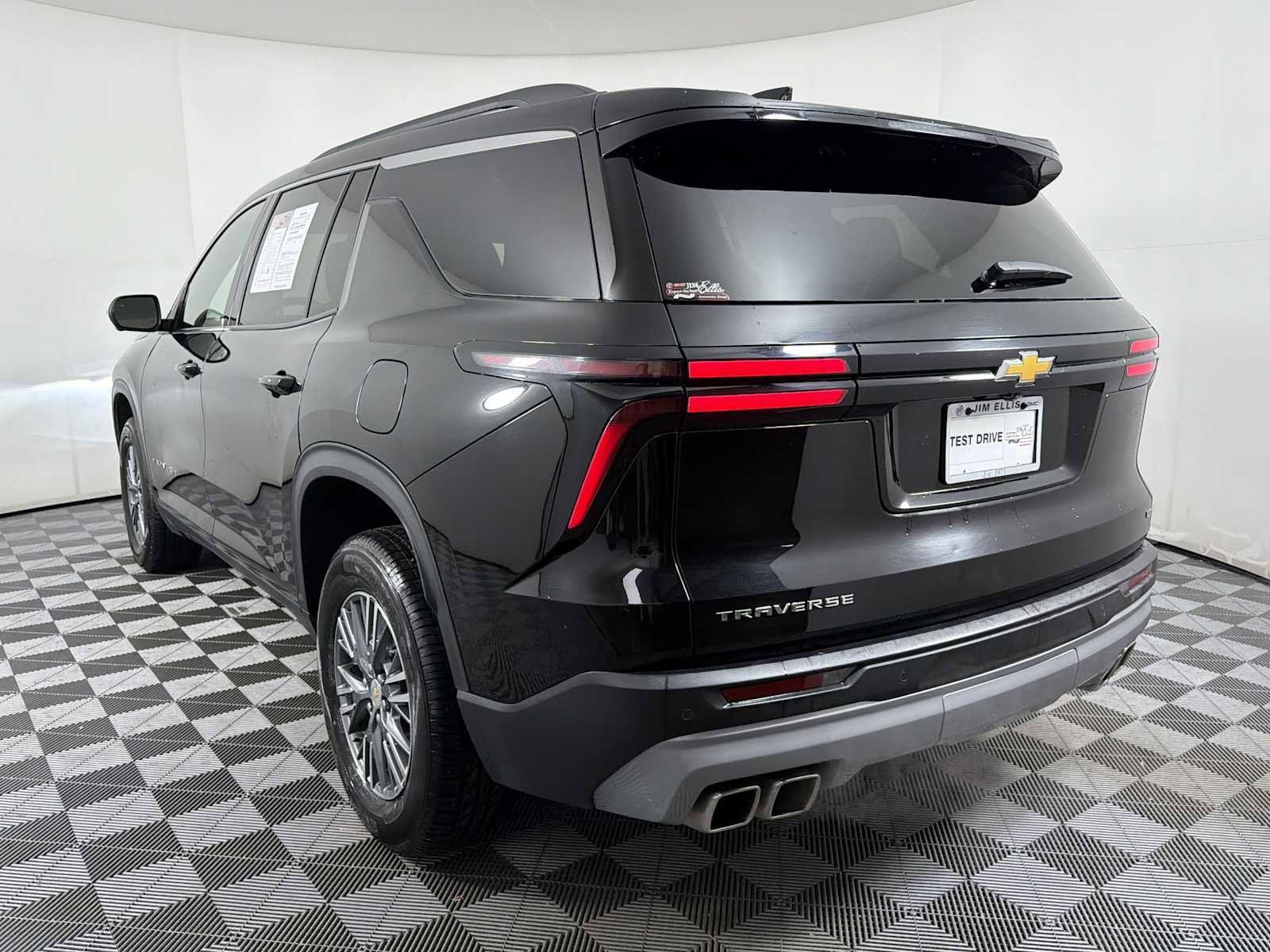 2024 Chevrolet Traverse LT