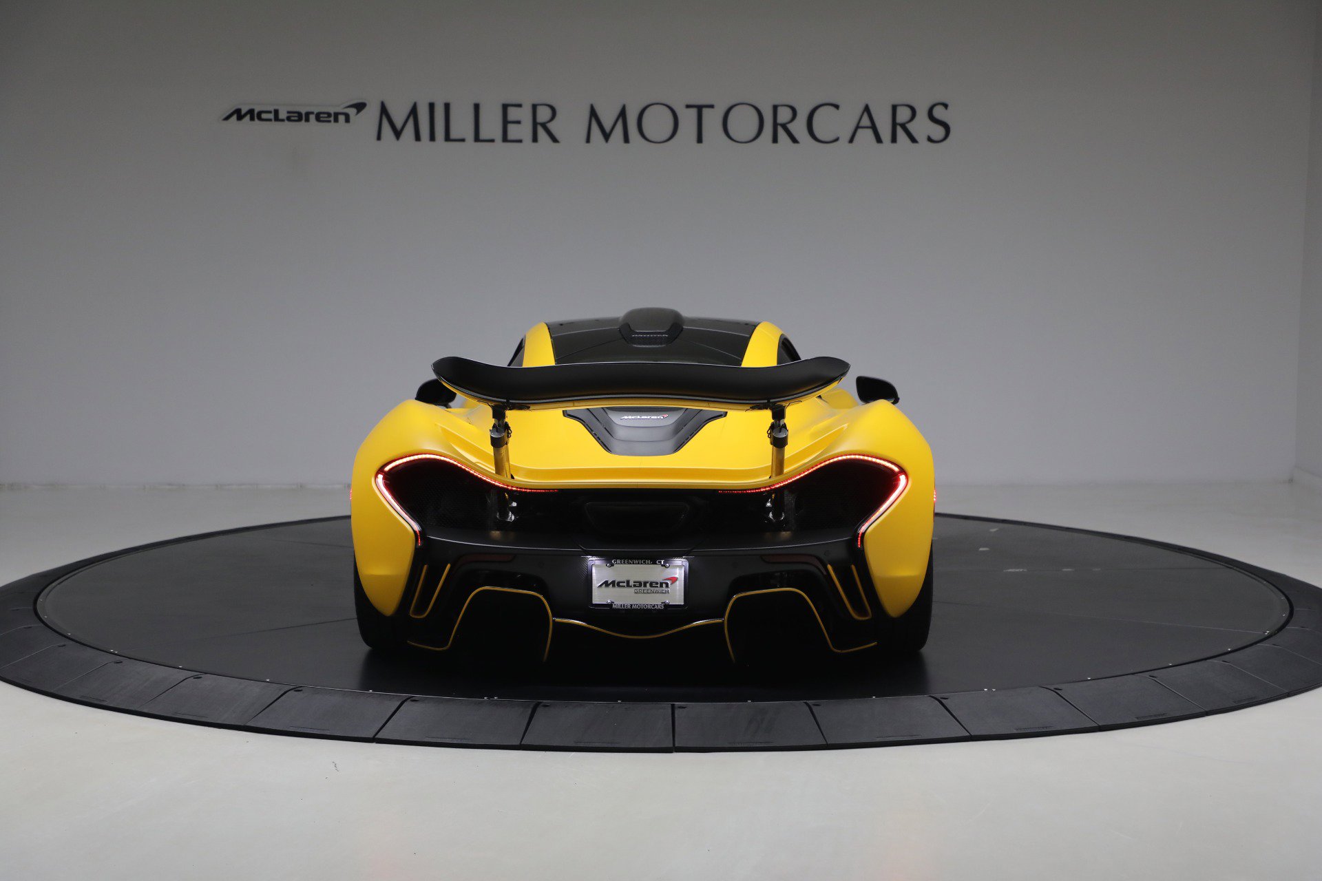 Used 2015 McLaren P1 photo 6