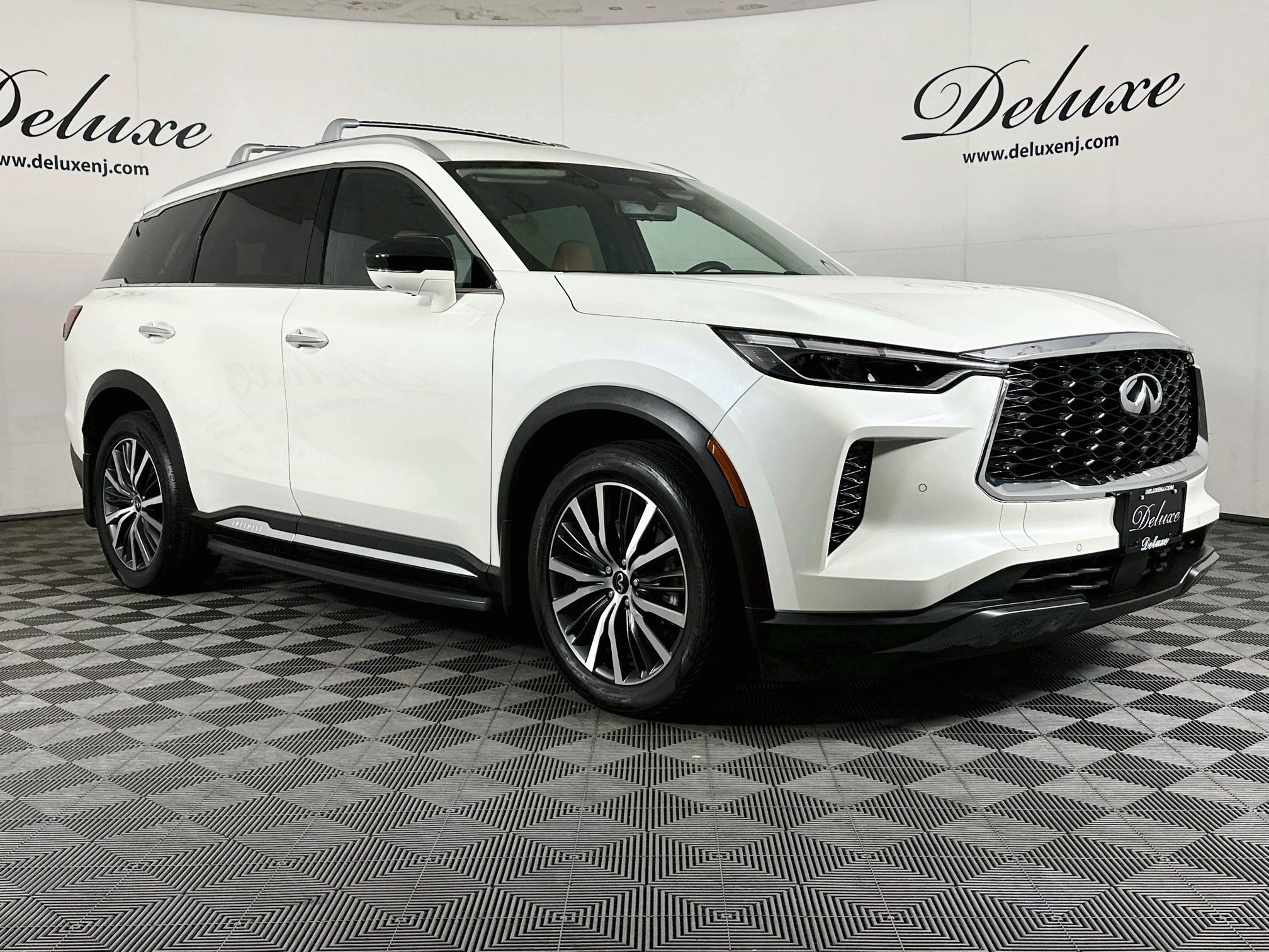 Used 2025 INFINITI QX60 Sensory w/ Vision Package