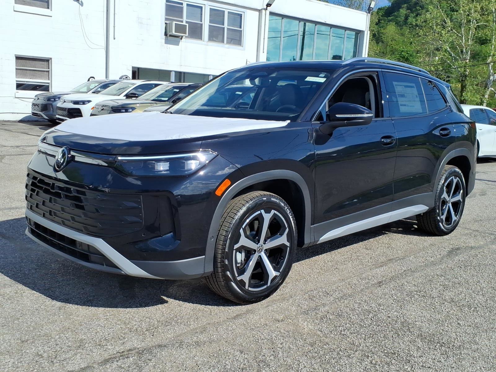 New 2026 Volkswagen Tiguan SE