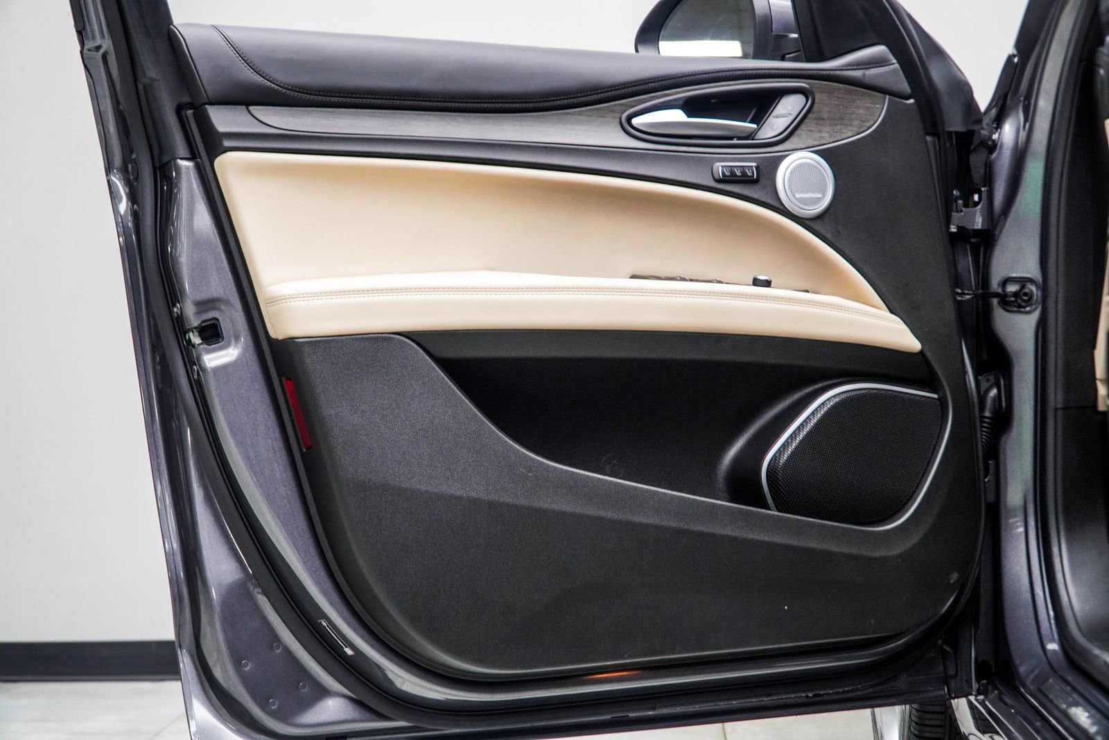 2023 Alfa Romeo Stelvio Ti Lusso