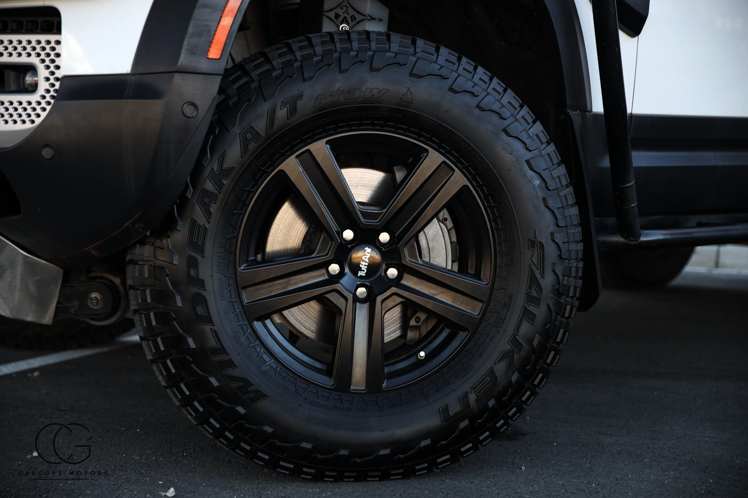 2021 Land Rover Defender 110 SE