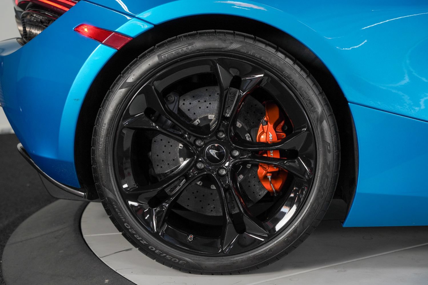 Used 2020 McLaren 720S Luxury photo 28