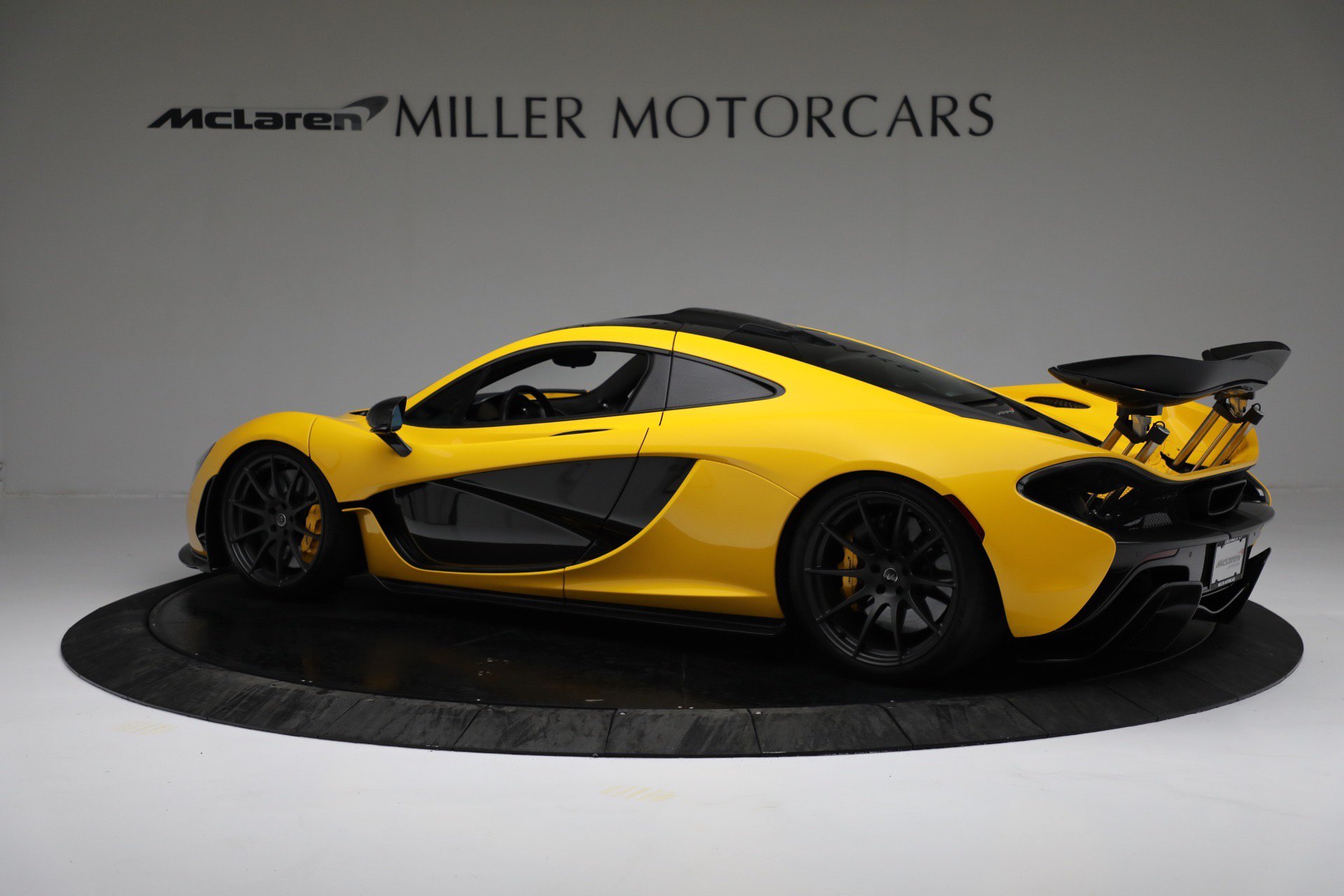 Used 2015 McLaren P1 photo 3