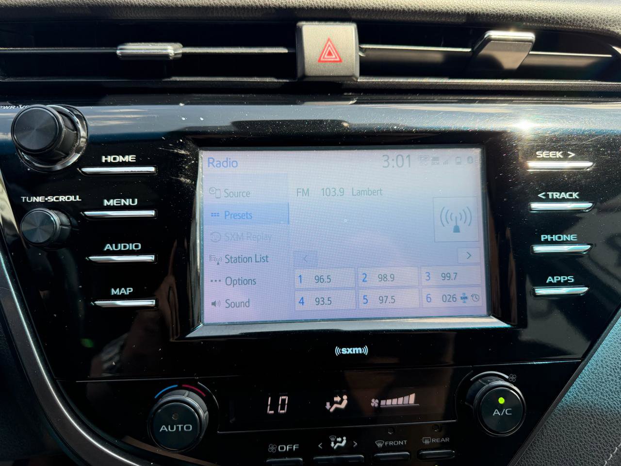 2020 Toyota Camry SE