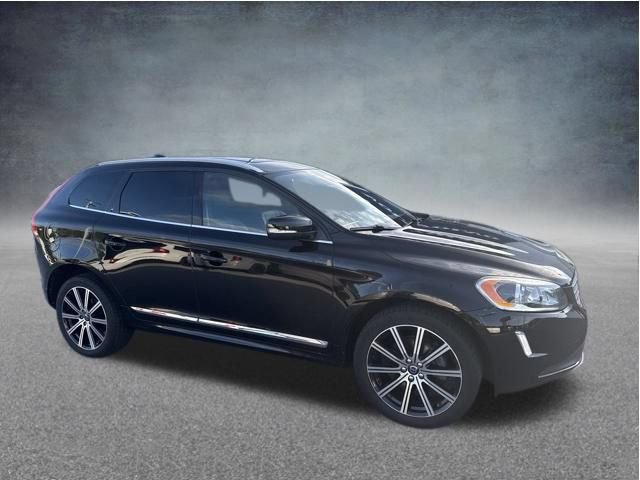 Used 2016 Volvo XC60 T5 Premier w/ Proximity Package