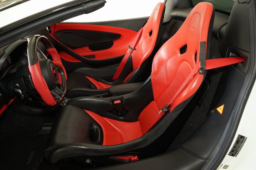 Used 2020 McLaren 600LT Spider photo 12