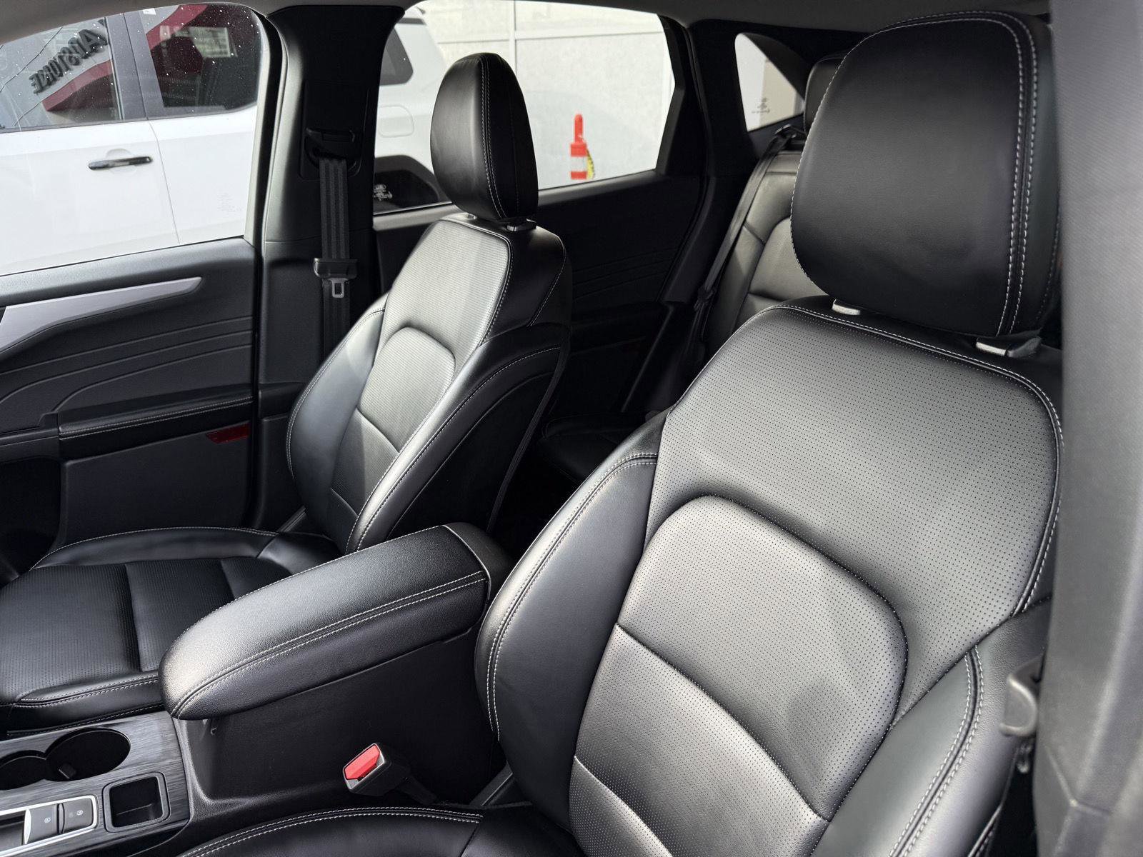 2025 Ford Escape Platinum