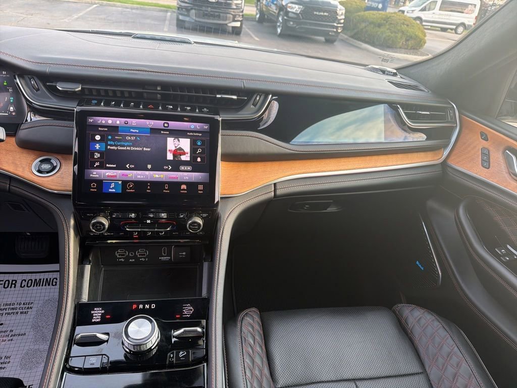 2022 Jeep Grand Cherokee Summit