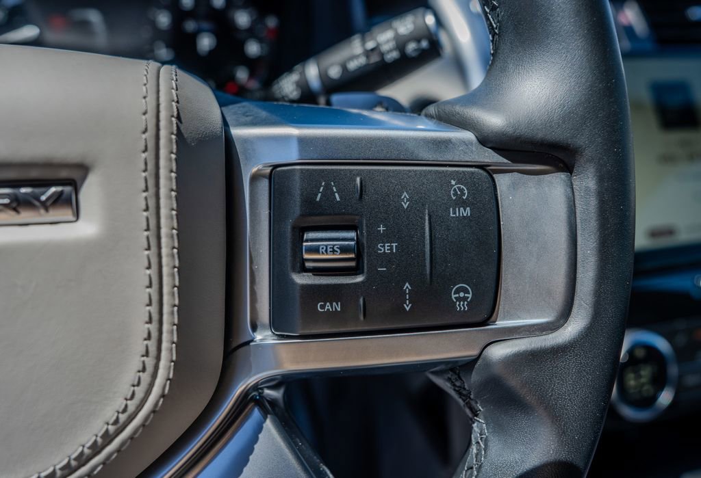 2023 Land Rover Discovery Metropolitan Edition