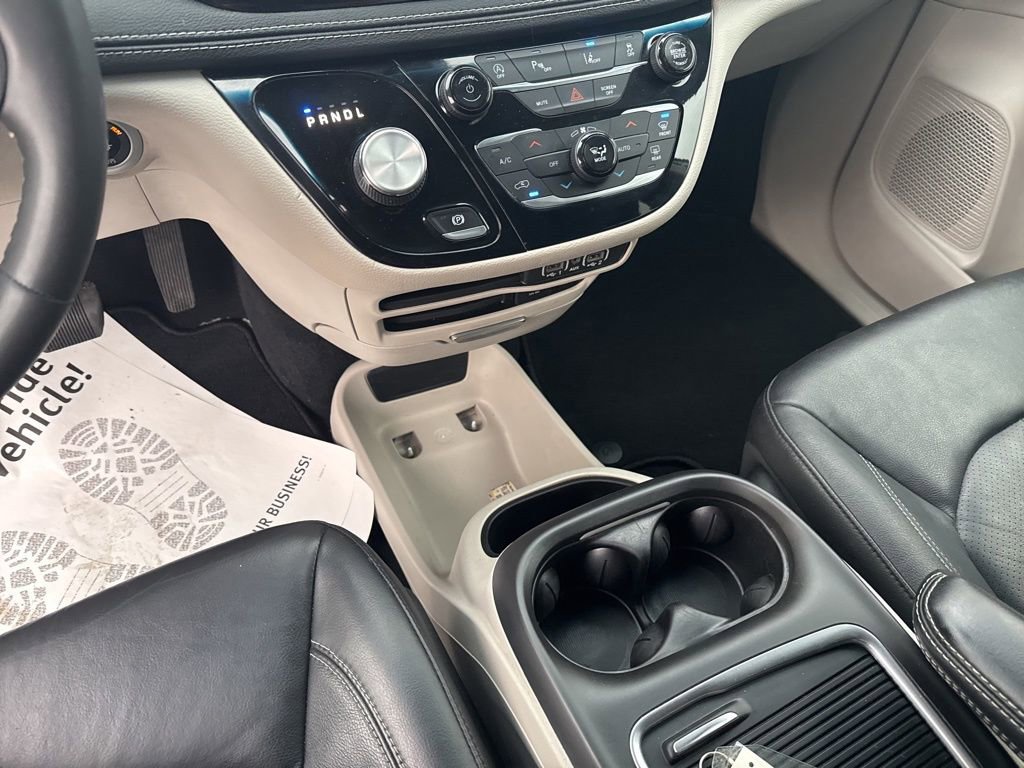 2022 Chrysler Pacifica Touring-L