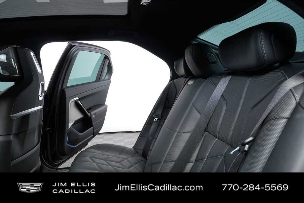 2023 BMW 760i xDrive