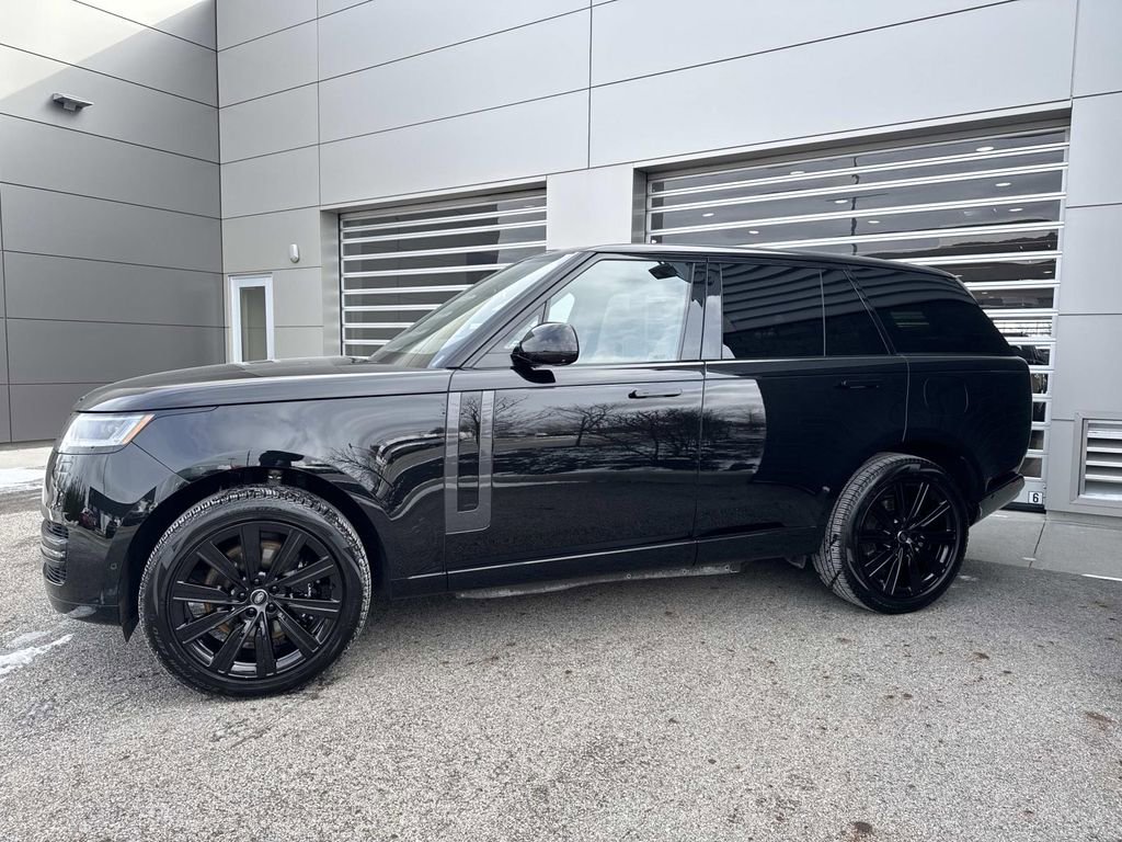 2025 Land Rover Range Rover SE