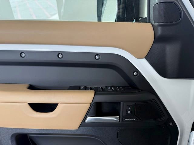 2025 Land Rover Defender 110 S