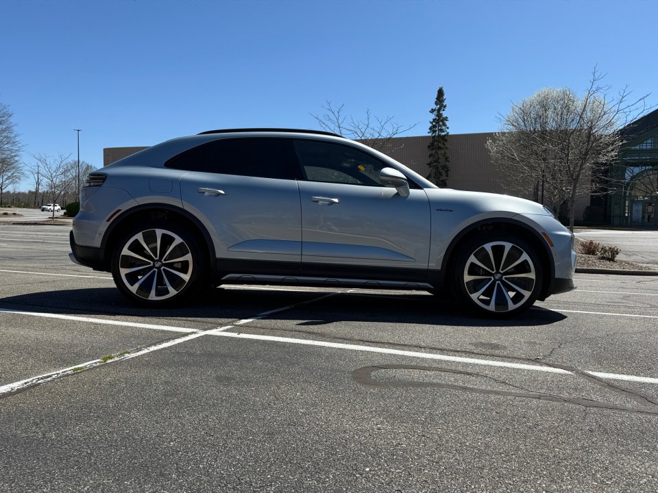2025 Porsche Macan Electric