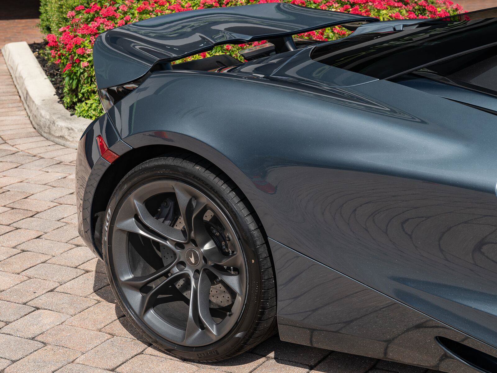 Used 2020 McLaren 720S Spider photo 15