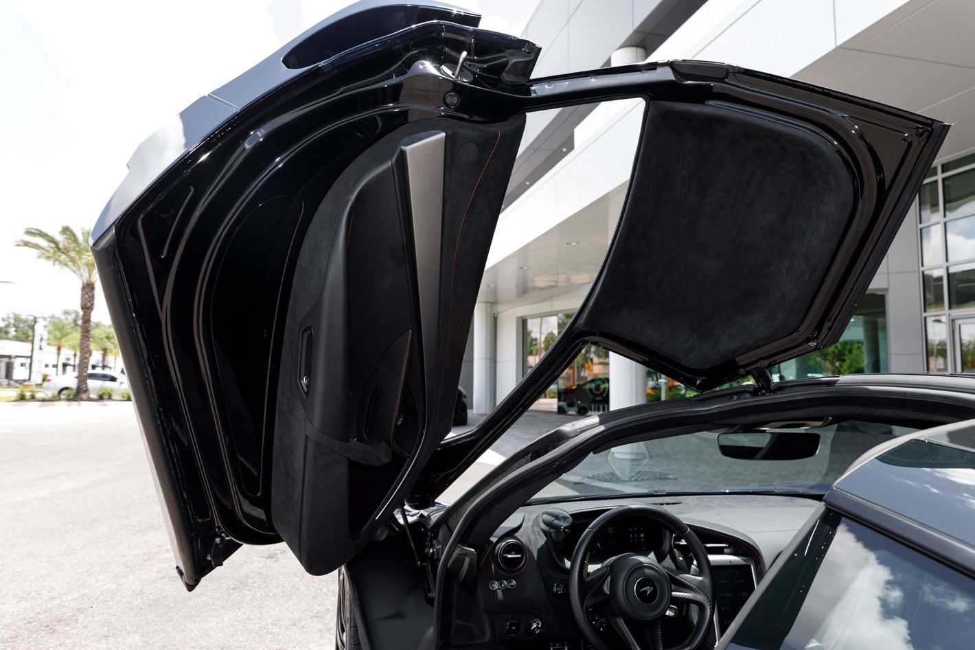 Used 2025 McLaren 750S photo 56