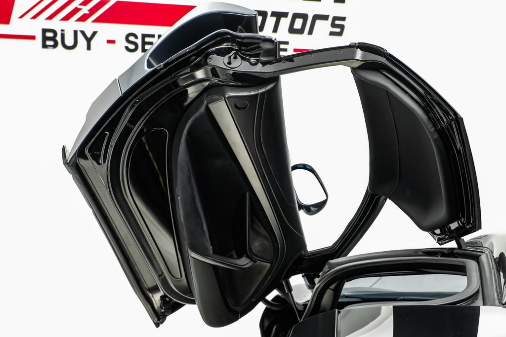 Used 2018 McLaren 720S Performance photo 33