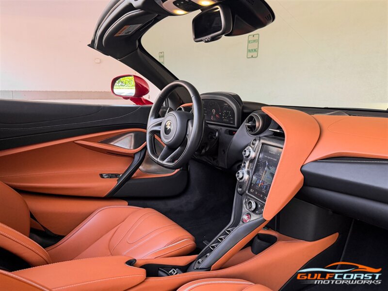 Used 2022 McLaren 720S Spider photo 34
