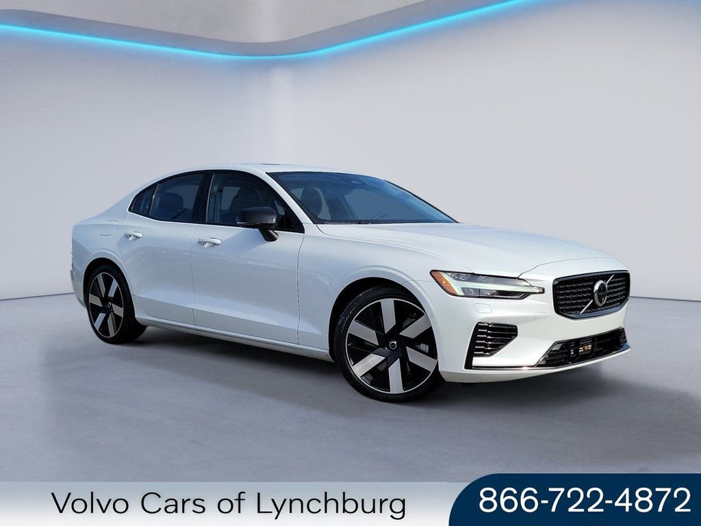2024 Volvo S60 Recharge T8 Plus Dark Theme