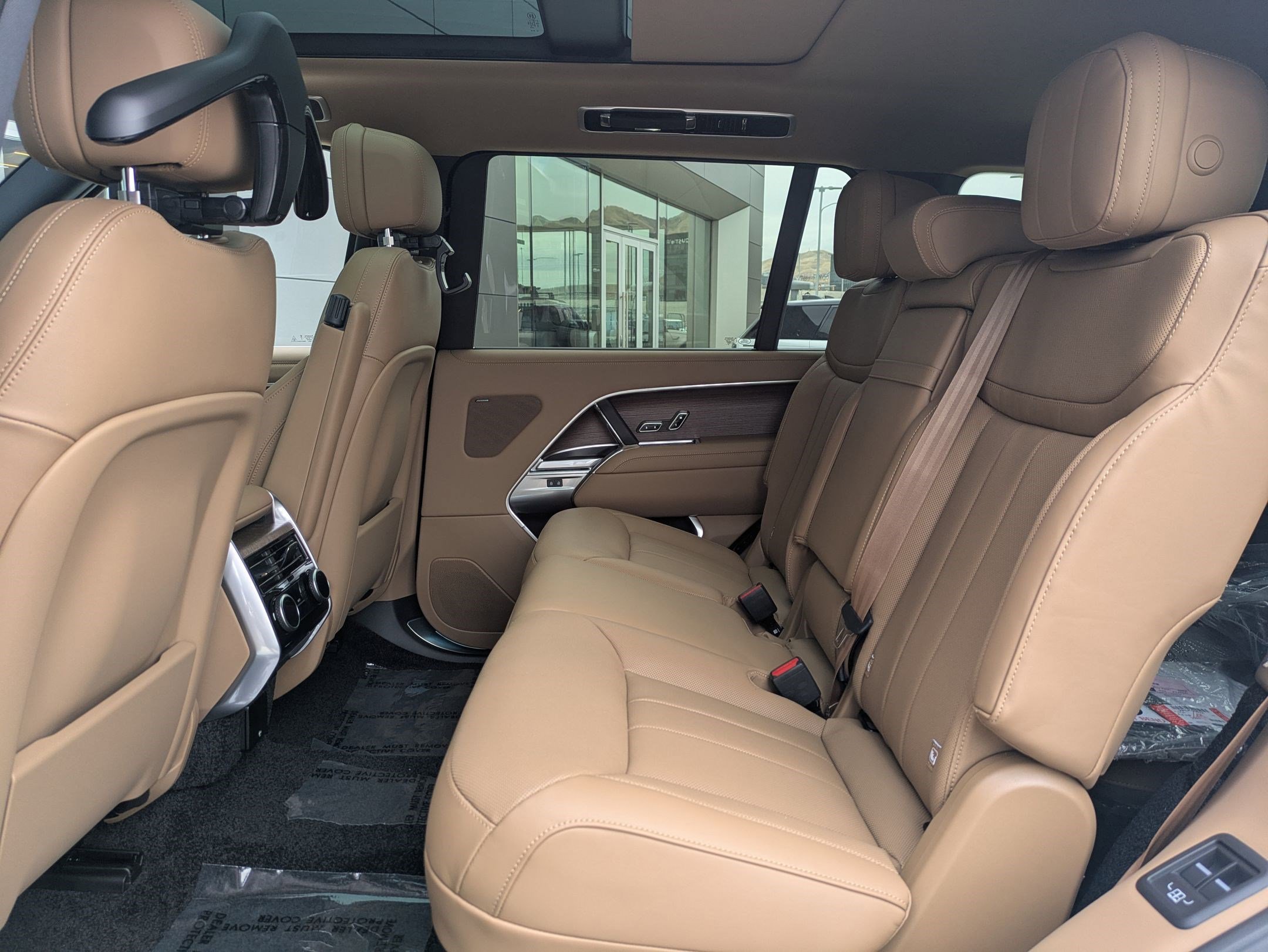 2025 Land Rover Range Rover Long Wheelbase SE