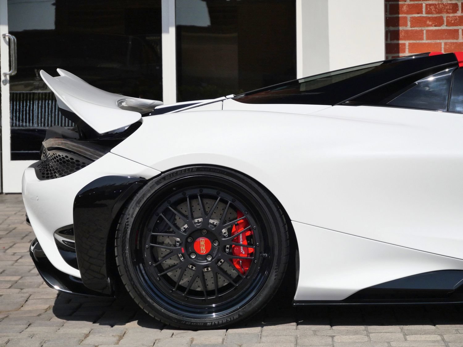 Used 2022 McLaren 765LT photo 17
