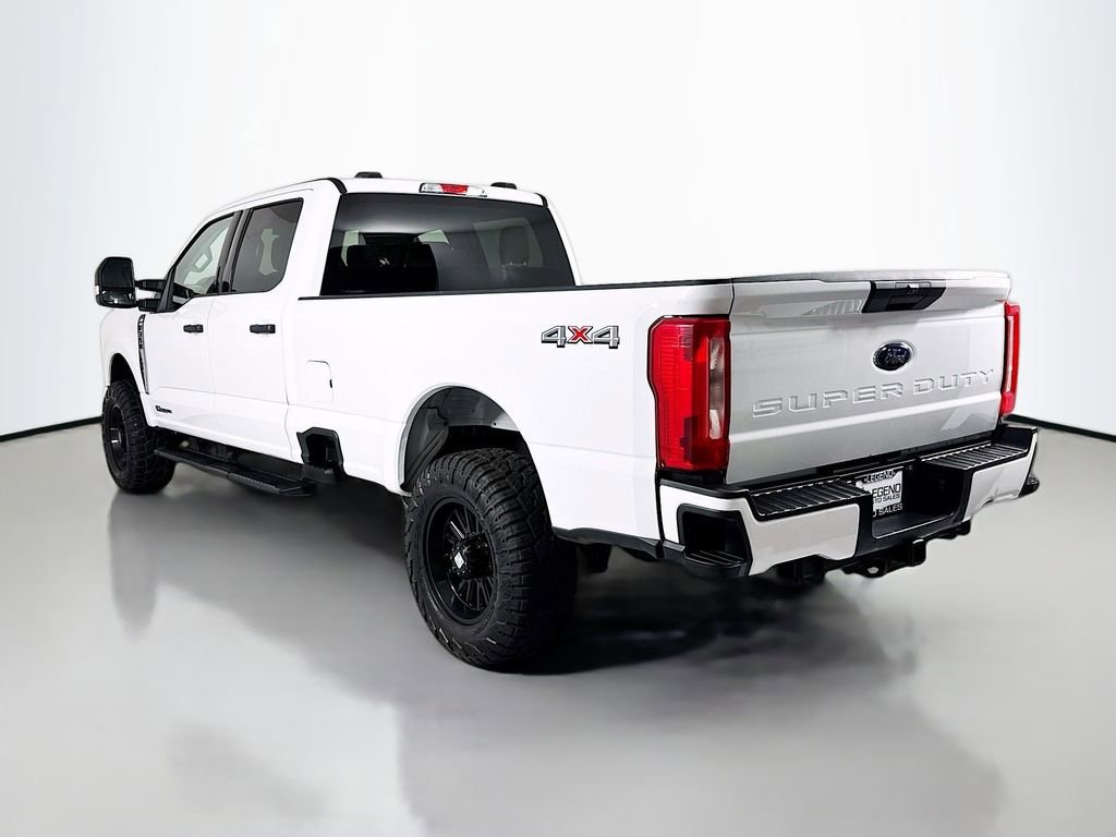 2023 Ford F350 XLT