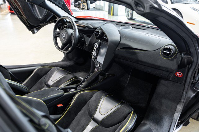 Used 2022 McLaren 720S Performance photo 32