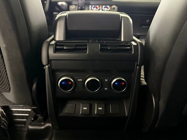 2024 Land Rover Defender 110 SE