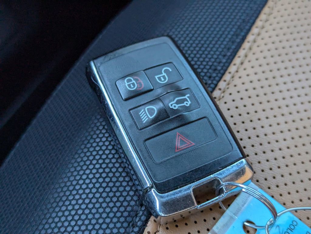 2023 Land Rover Defender 110 X-Dynamic SE